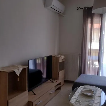 Hill Apartment *